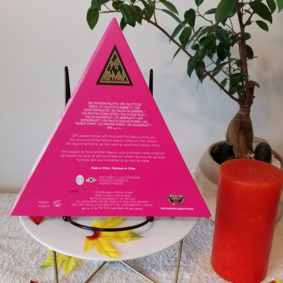 Def Leppard Eyeshadow Palette - Picture 3 of 6